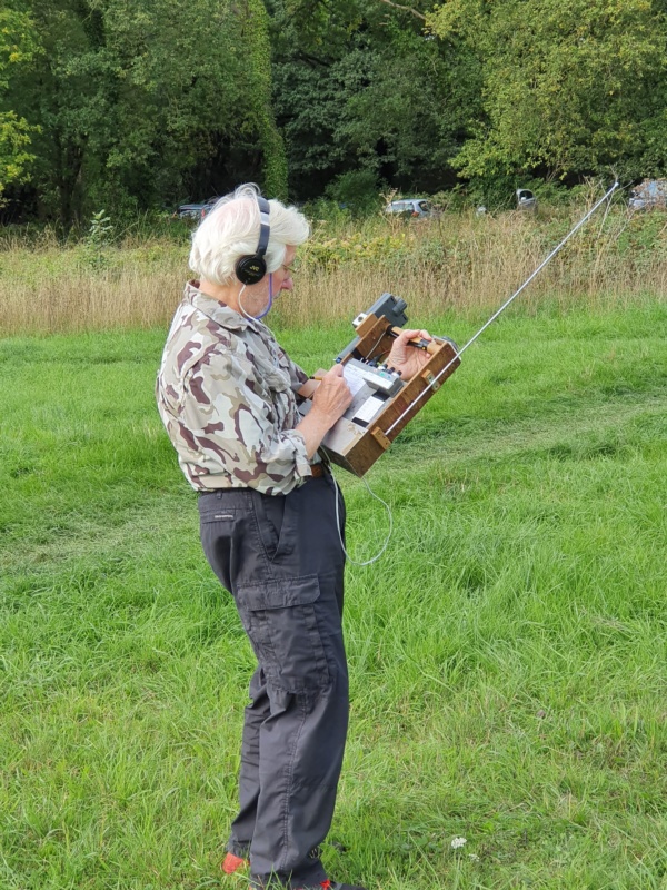 600x800 pixels (285K)